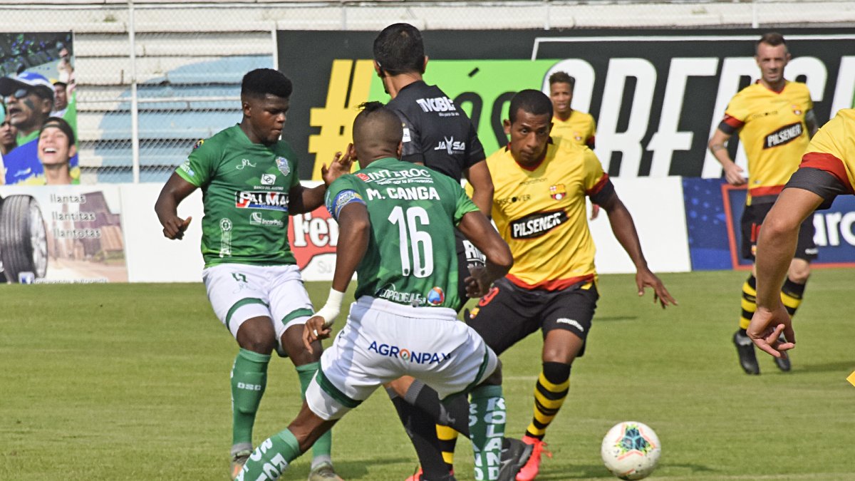 Con el empate 0-0 se fueron al descanso de los primeros 45 minutos.