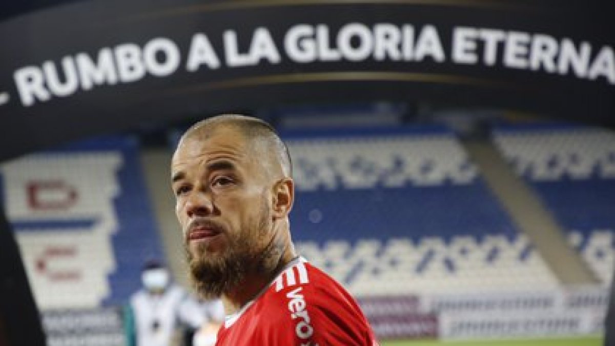 El argentino será titular en el partido que su equipo, Internacional tendrpa ante Boca Júniors,  por los octavos de final de la Copa Libertadores.