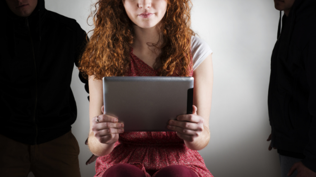 Más de la mitad de las niñas encuestadas ha sufrido violencia en línea.