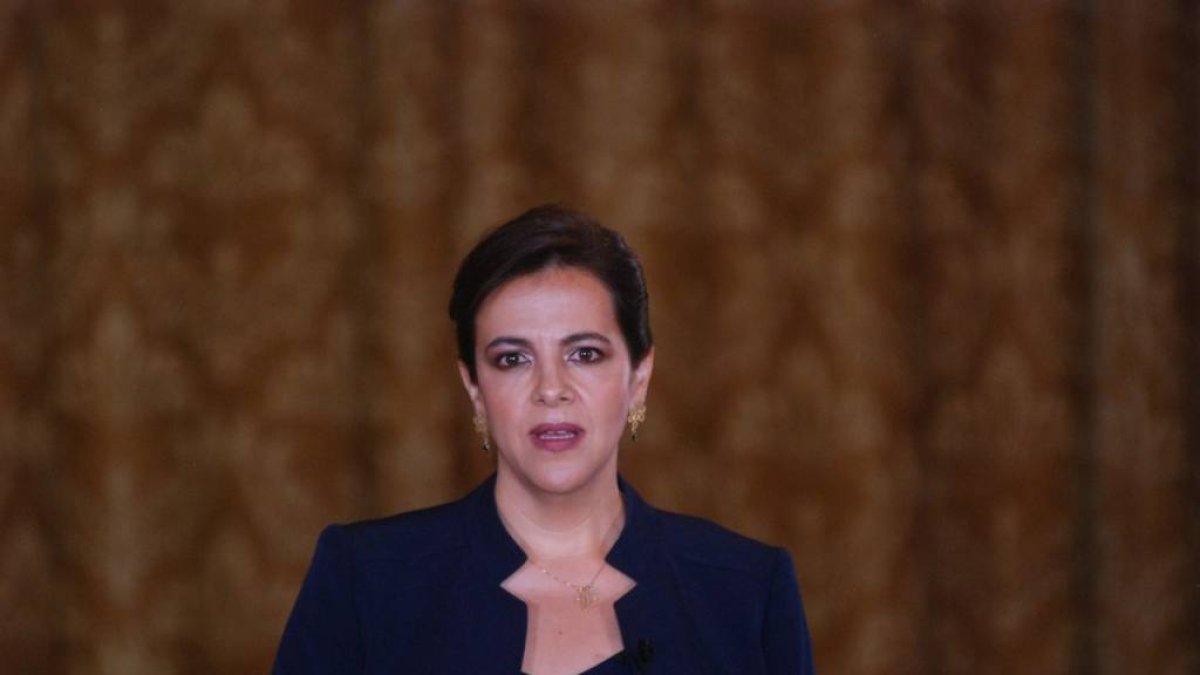 Con 104 votos en la Asamblea se aprueba. censura y destitución de María Paula Romo