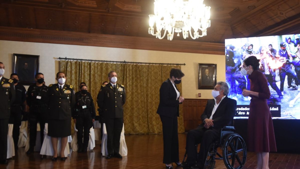 Apoyo. El presidente, la vicepresidenta, el alto mando policial y todo el gabinete acompañaron a María Paula Romo, que se conectó desde Carondelet.