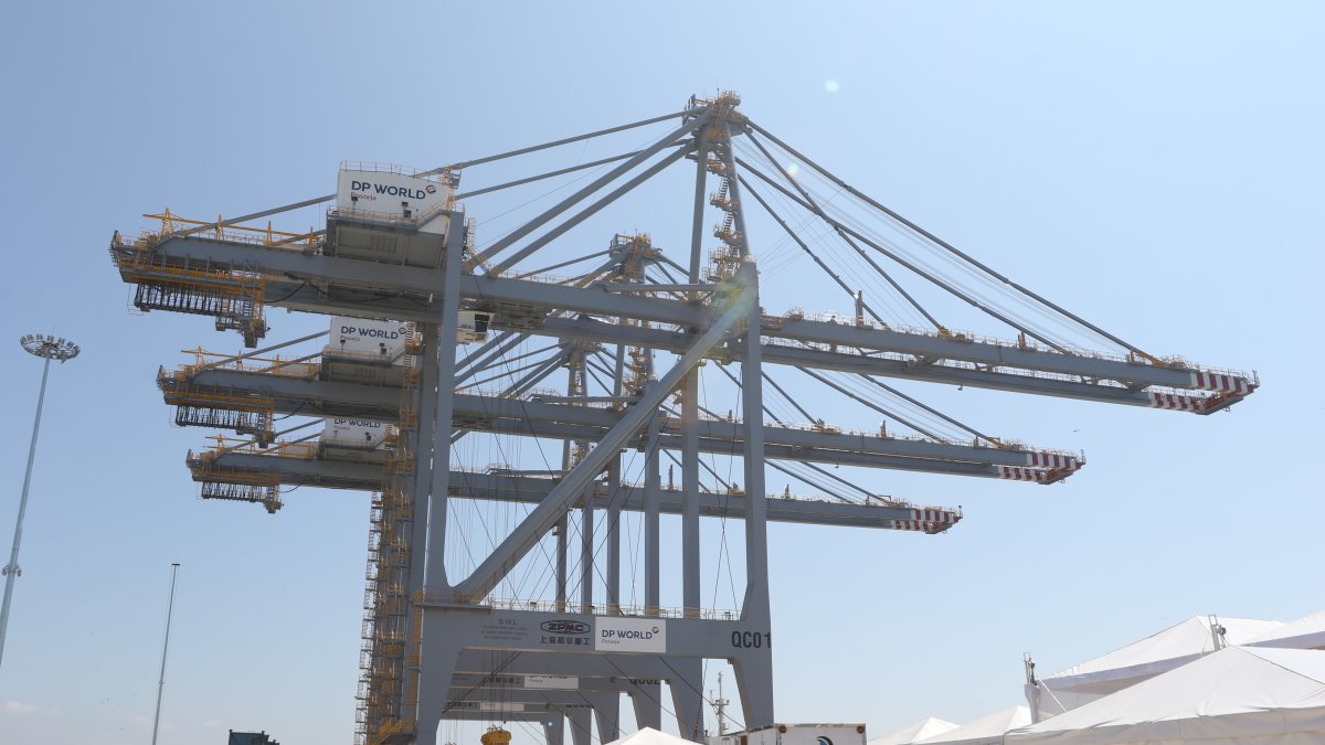 La concesión a DP World de la construcción de un puerto en Posorja fue el resultado de este tipo de alianzas que, expertos, llegan a calificar como eficientes. 