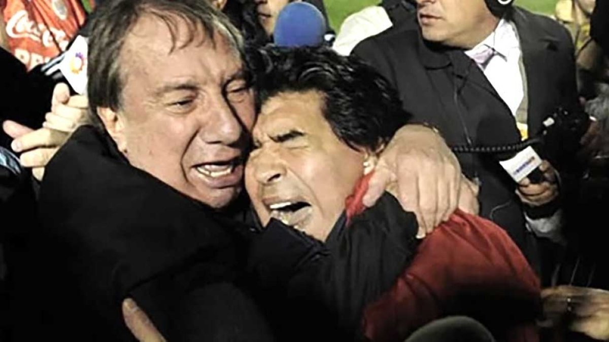 Carlos Salvador Bilardo (i) y Diego Maradona fueron grandes amigos.