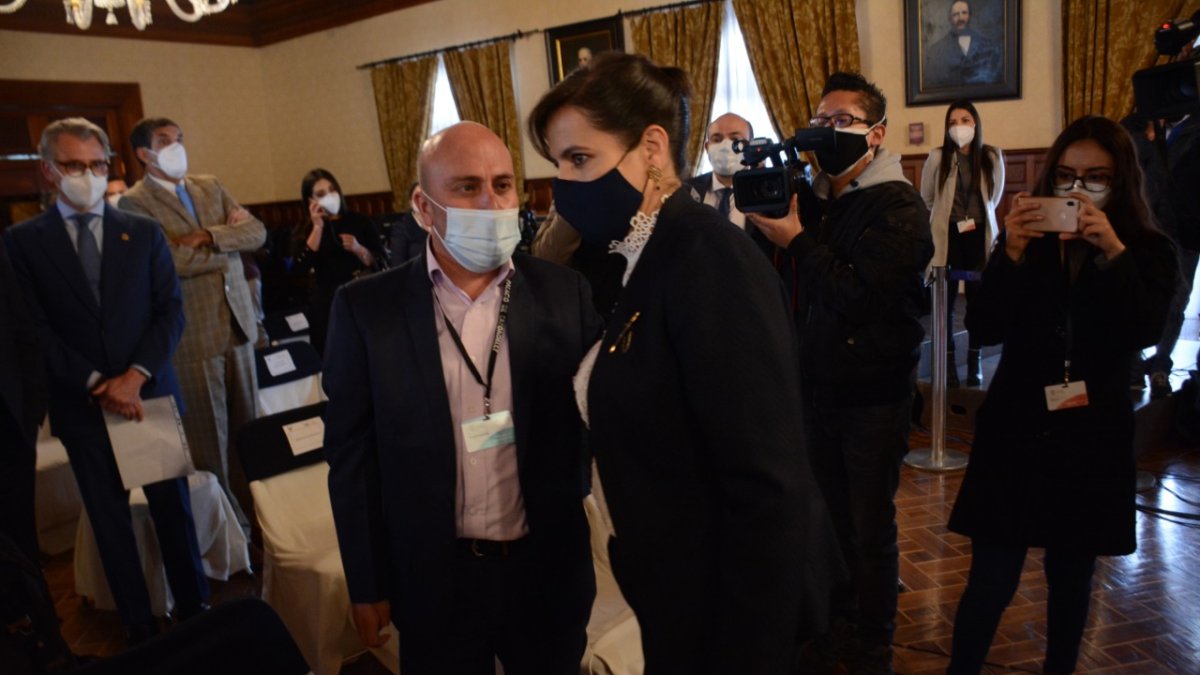 Como una “condecoración” calificó la exministra María Paula Romo los votos de algunos asambleístas por su censura y destitución.