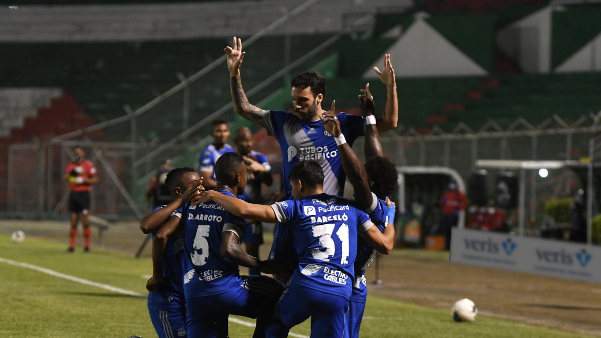 Emelec tiene un gran momento en el torneo local y es líder.
