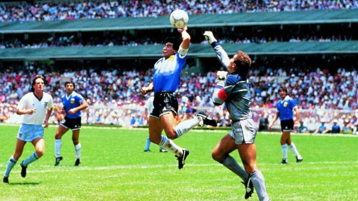 El gol que Diego Maradona anotó en puerta de Peter Shilton abrió la ruta del triunfo de Argentina ante Inglaterra.