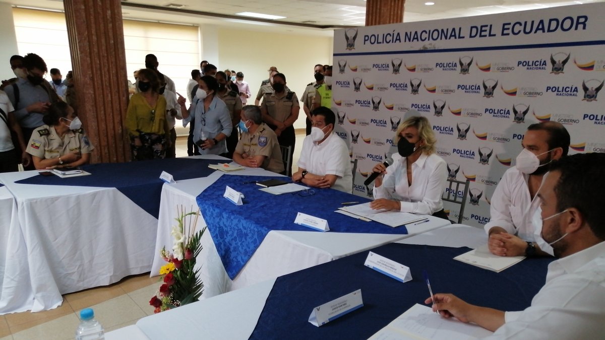 Cita. Las autoridades durante la reunión cumplida en el Cuartel Modelo.