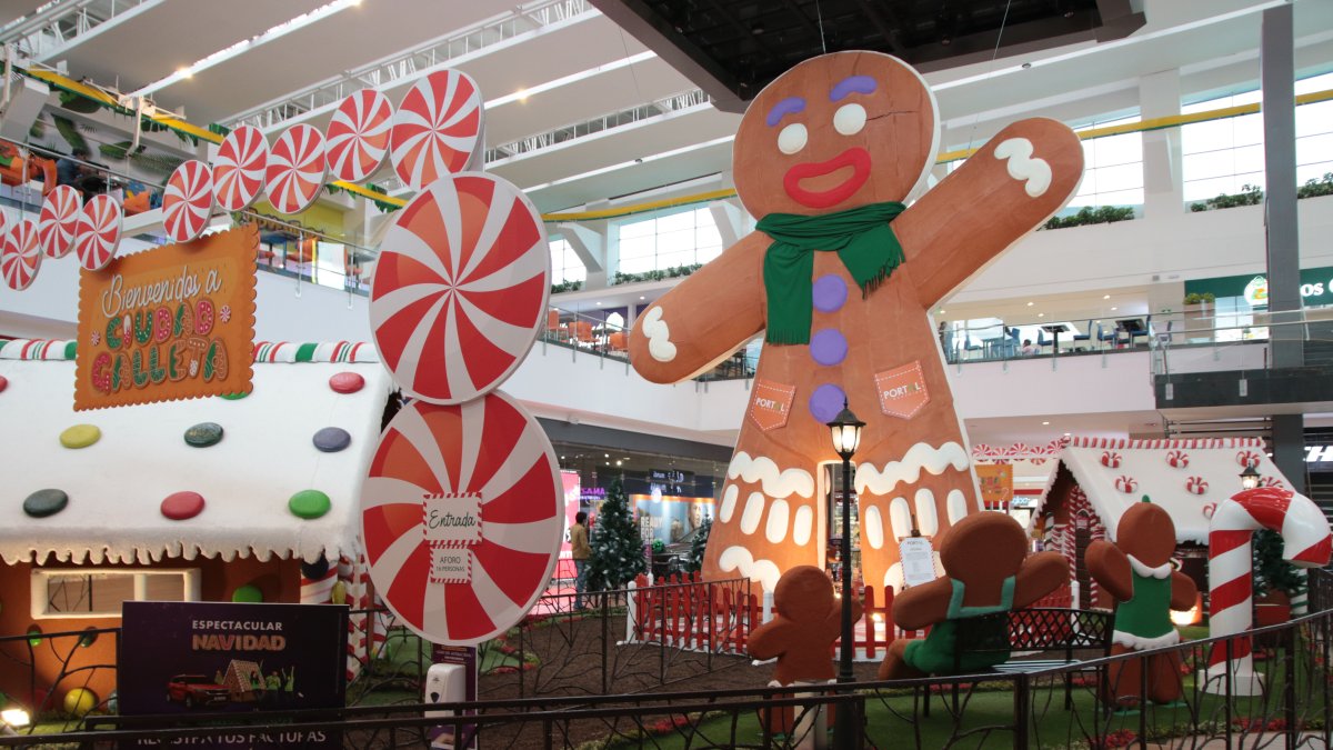 Artesanos de mazapán exhiben su trabajo en el centro comercial El Portal.