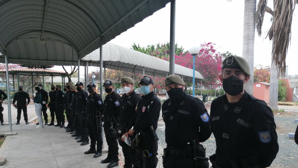 Presencia. 550 servidores policiales se suman a la seguridad en Guayaquil.