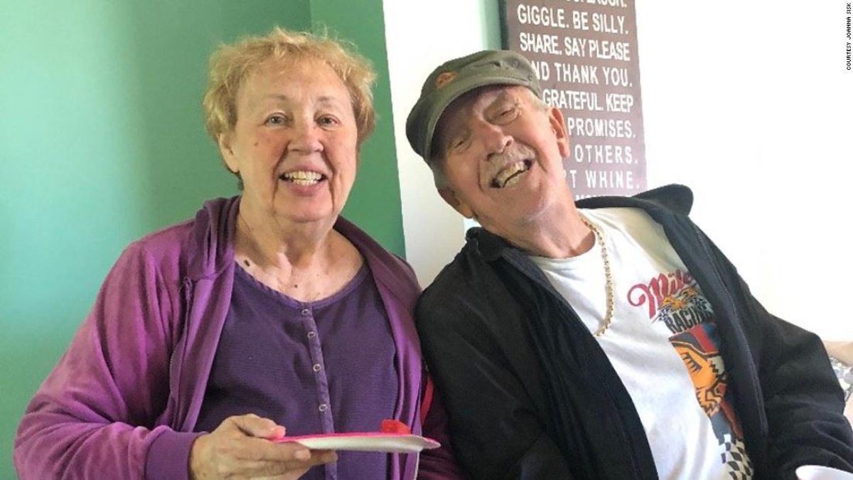 La pareja que falleció por COVID-19 con un minuto de diferencia.