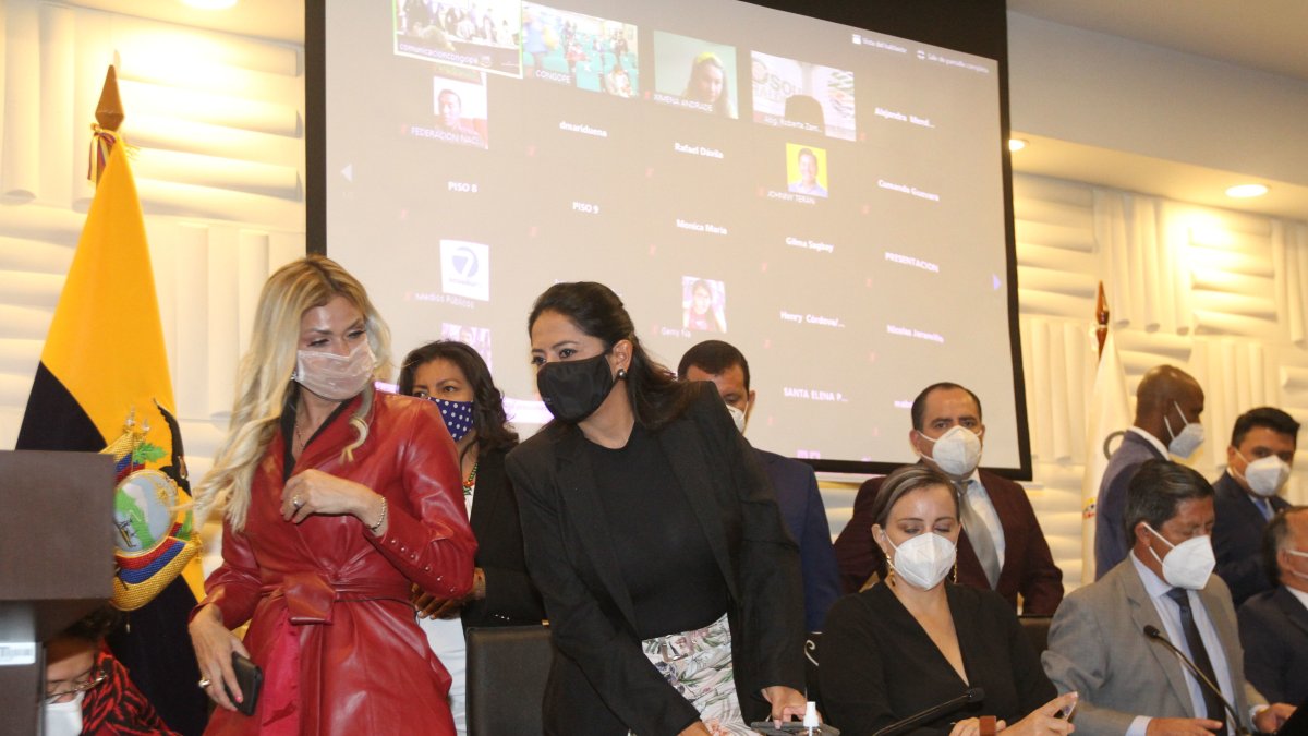 Quito. Los prefectos y prefectas sesionaron ayer en la sede del Consorcio de Gobiernos Provinciales.