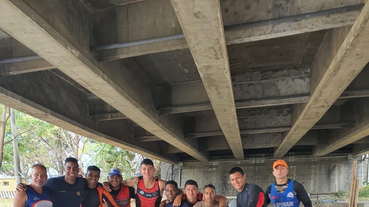 Los equipos de ADN e Infantería de Marina luego de uno de sus entrenamientos.