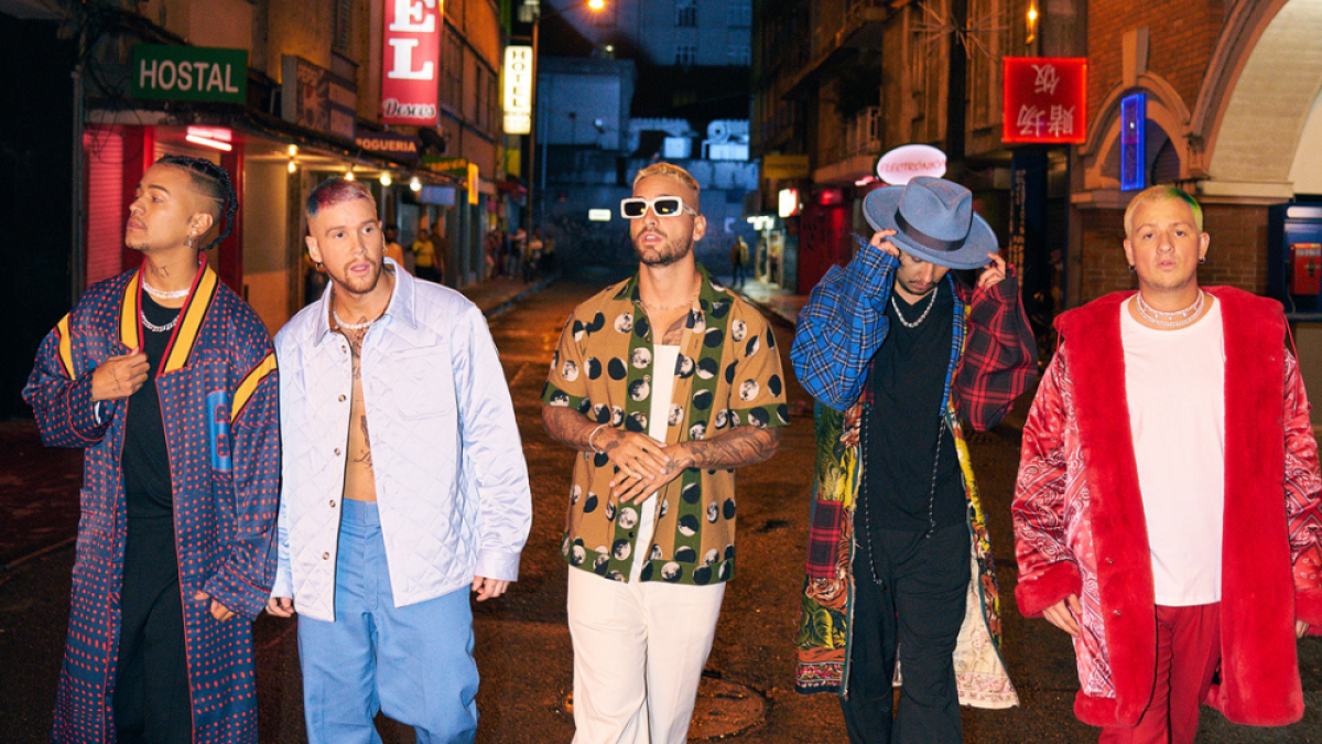 Es la segunda canción en la que hacen colaboración