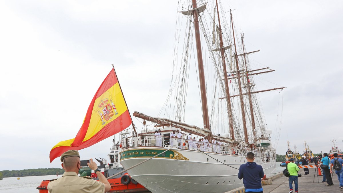Hecho. Después de 10 años el buque escuela Juan Sebastián Elcano arriba a Guayaquil.
