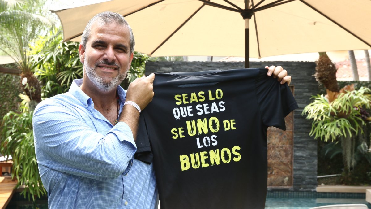 Con buen sentido del humor el candidato habló de sus gustos personales y los disgustos que le causa la actual Asamblea.