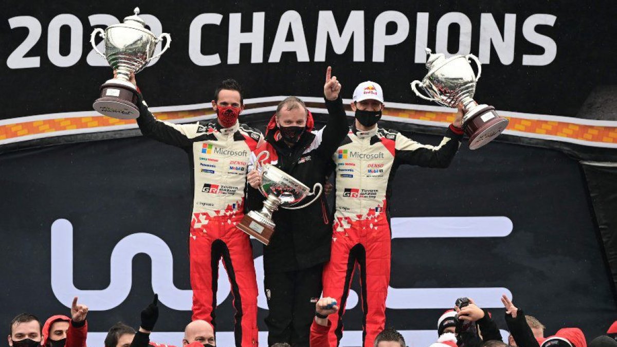 El plioto francés en el podio con su séptima corona.