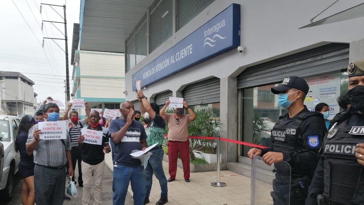 Los protestantes señalaron que van a seguir con las medidas todos los lunes hasta que las autoridades se sensibilicen.