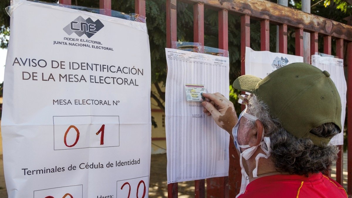 Hubo más gente en los mercados que en los centros de votación para elegir a 277 diputados de la Asamblea. Los votantes convocados: 20 millones.