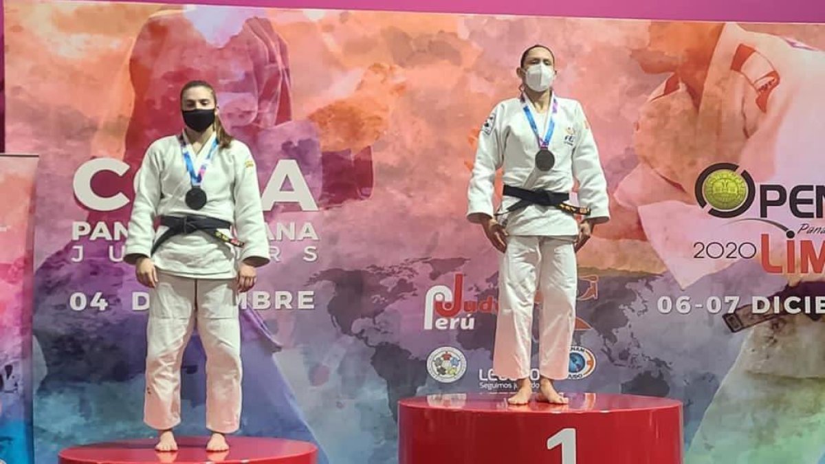 Monarca. La judoca manabita durante la premiación en los 63 kg.