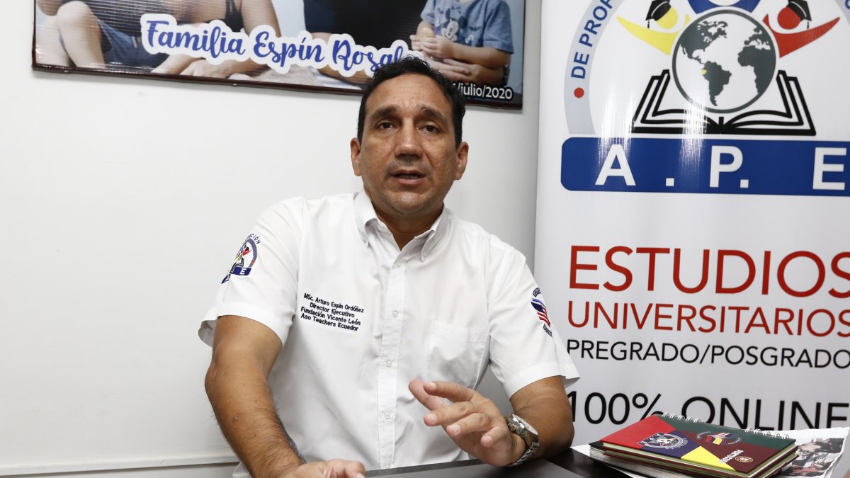 Arturo Espín Ordóñez, presidente de la Asociación de Profesores de Inglés del Ecuador..