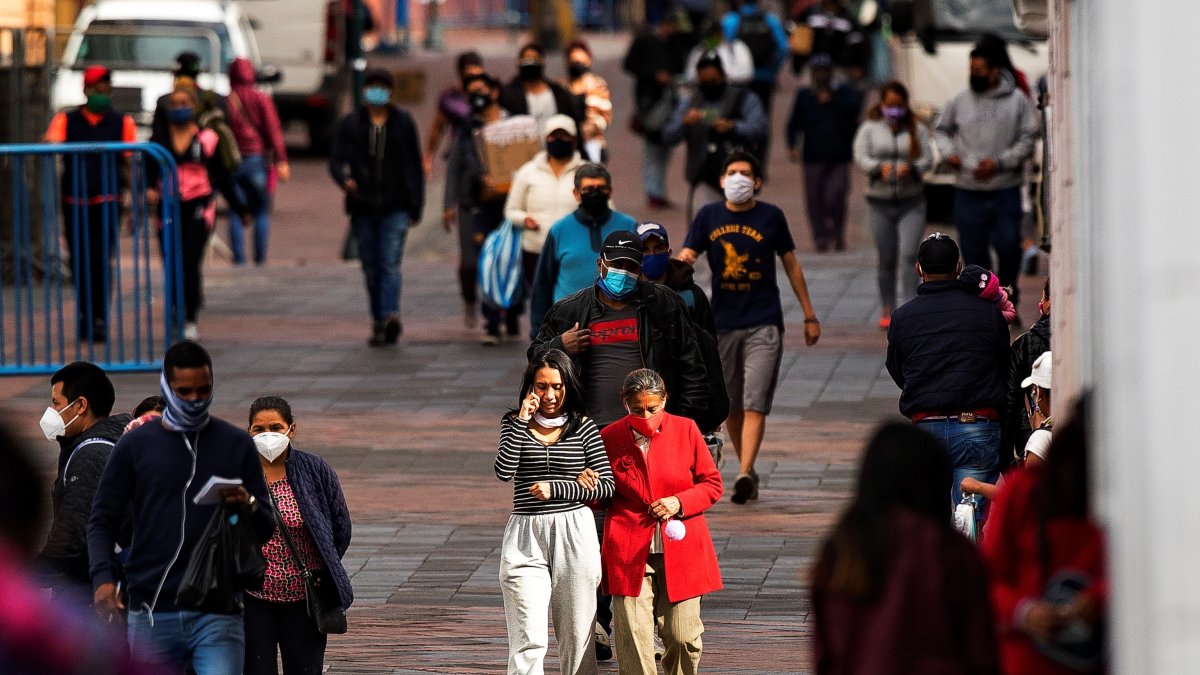 Animados por los encuestadores a resumir en una palabra sobre cómo se sienten, el 78,2 % de la población entrevistada dijo estar 