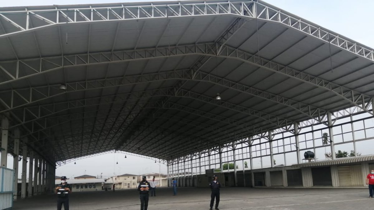 Así permanece el galpón de la Francisco de Orellana en estos momentos.