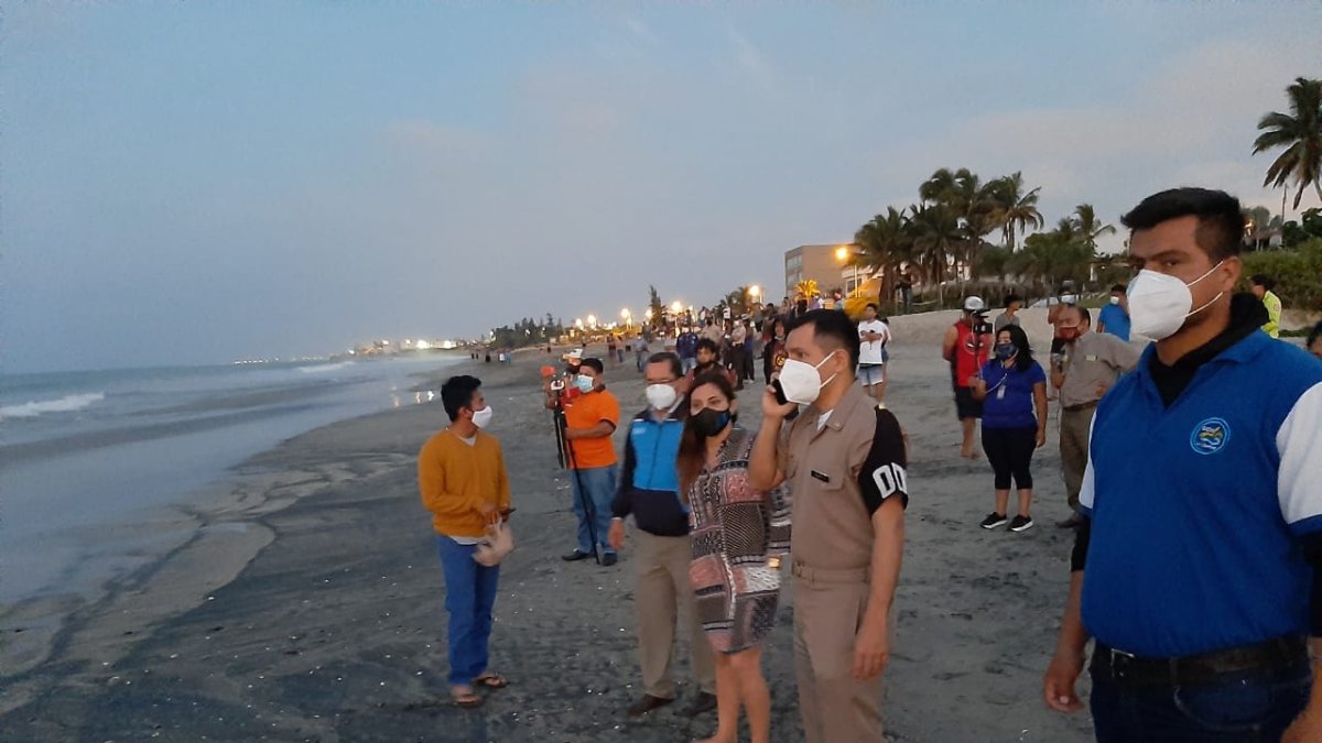 Decenas de personas se sumaron a la búsqueda del joven de 16 años.