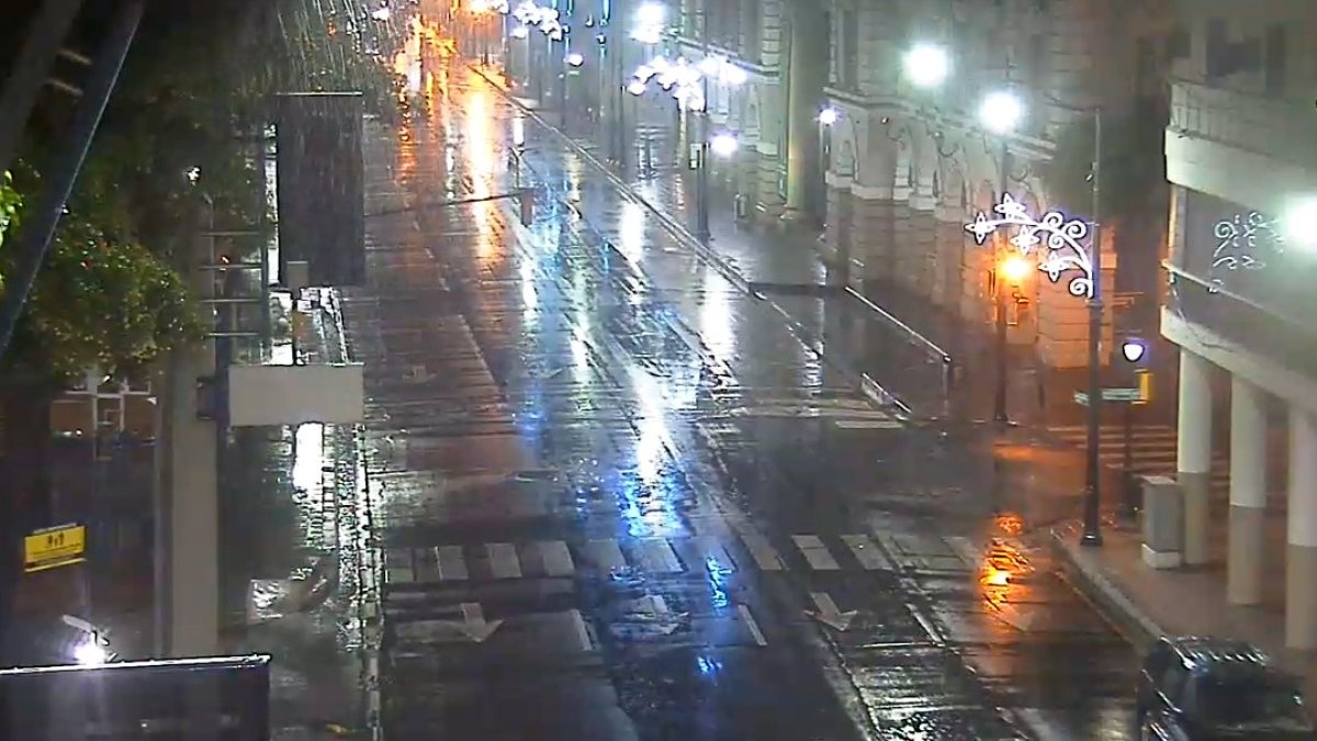 La lluvia inició cerca de las 22:00 de ayer en varios puntos del Gran Guayaquil y otras provincias.