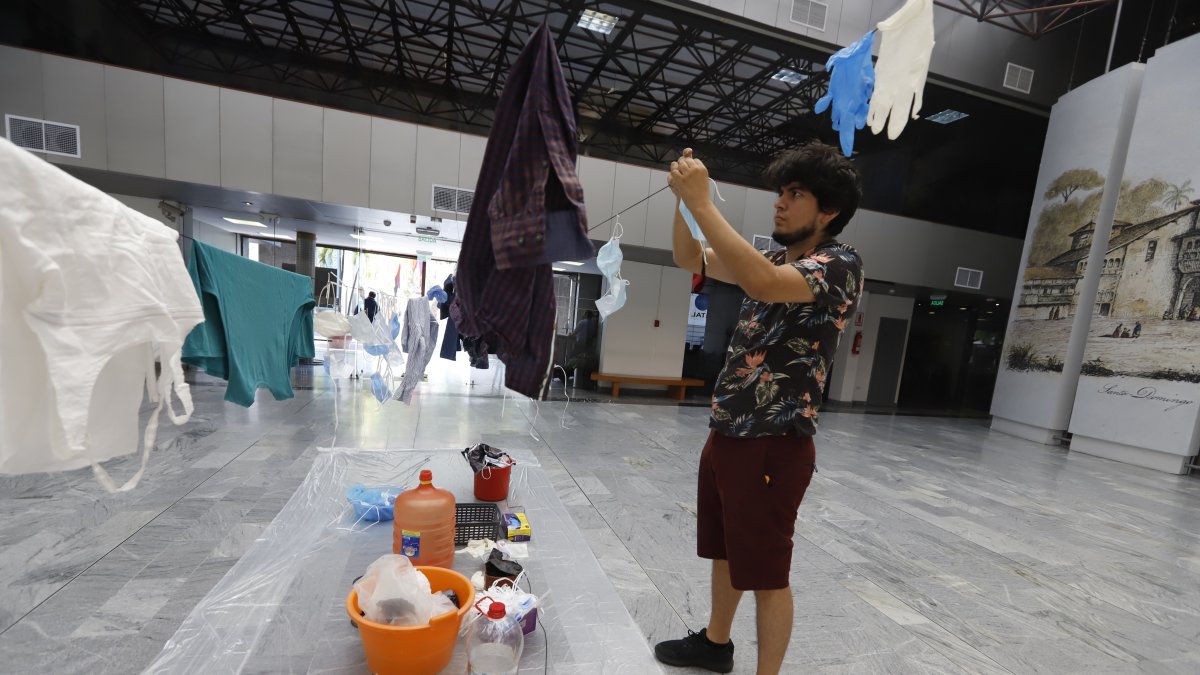 El artista Juan José Ripalda creó una instalación sonora con objetos que se han vuelto cotidianos.