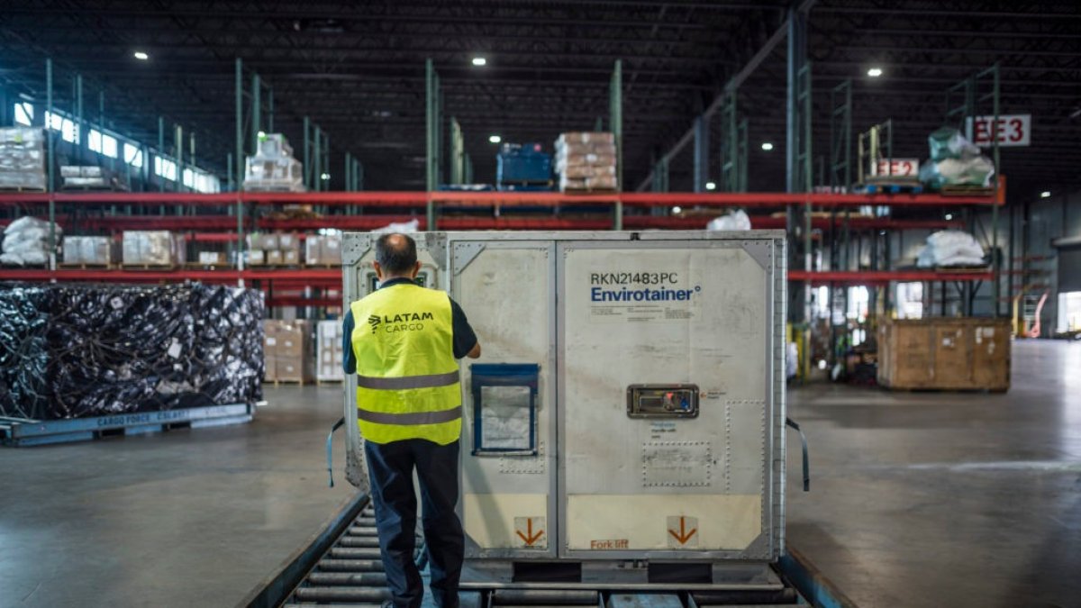 Actualmente, la empresa cuenta con 30 puntos de recepción de insumos médicos en todo el mundo, que incluyen Europa, Estados Unidos y Chile, a la espera de cuatro puntos por habilitar en China.