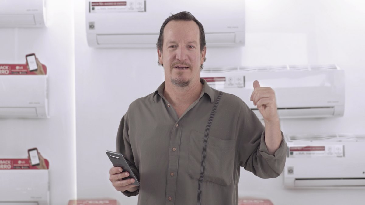 Andrés Crespo, es el vocero de esta campaña que busca ayudar a ahorrar energía, dinero y cuidar del medio ambiente.