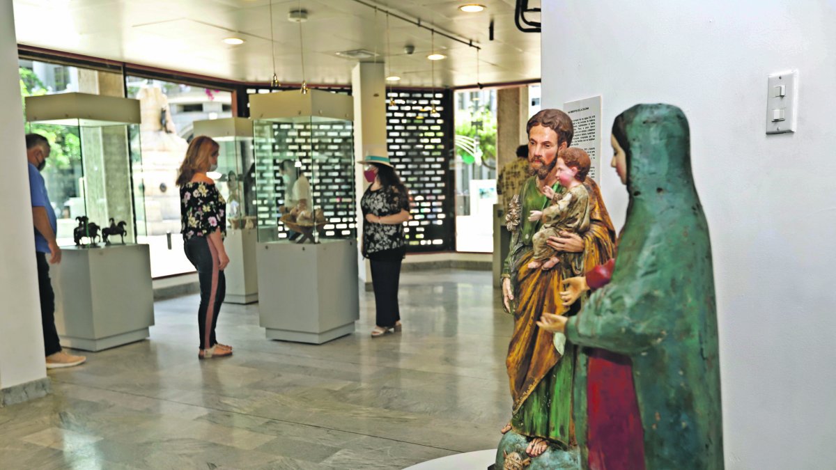 La muestra está abierta al público en el museo, de lunes a viernes.