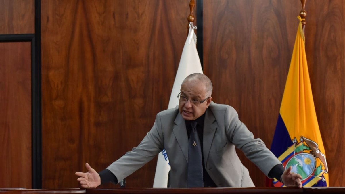 El juez Arturo Cabrera aseguró que la decisiones del TCE se toman sin importar el actor político que se podría beneficiar o perjudicar.