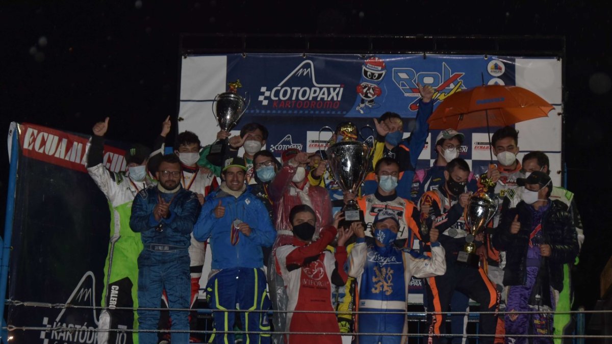 Los pilotos integrantes de los 3 equipos que lideraron el torneo de principio a fin.