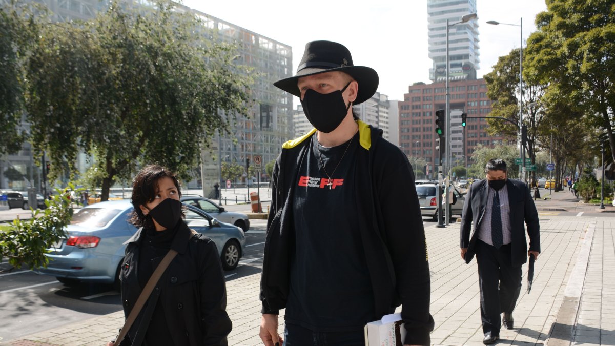 Diligencia. Ola Bini deberá acudir este miércoles al Complejo Judicial.