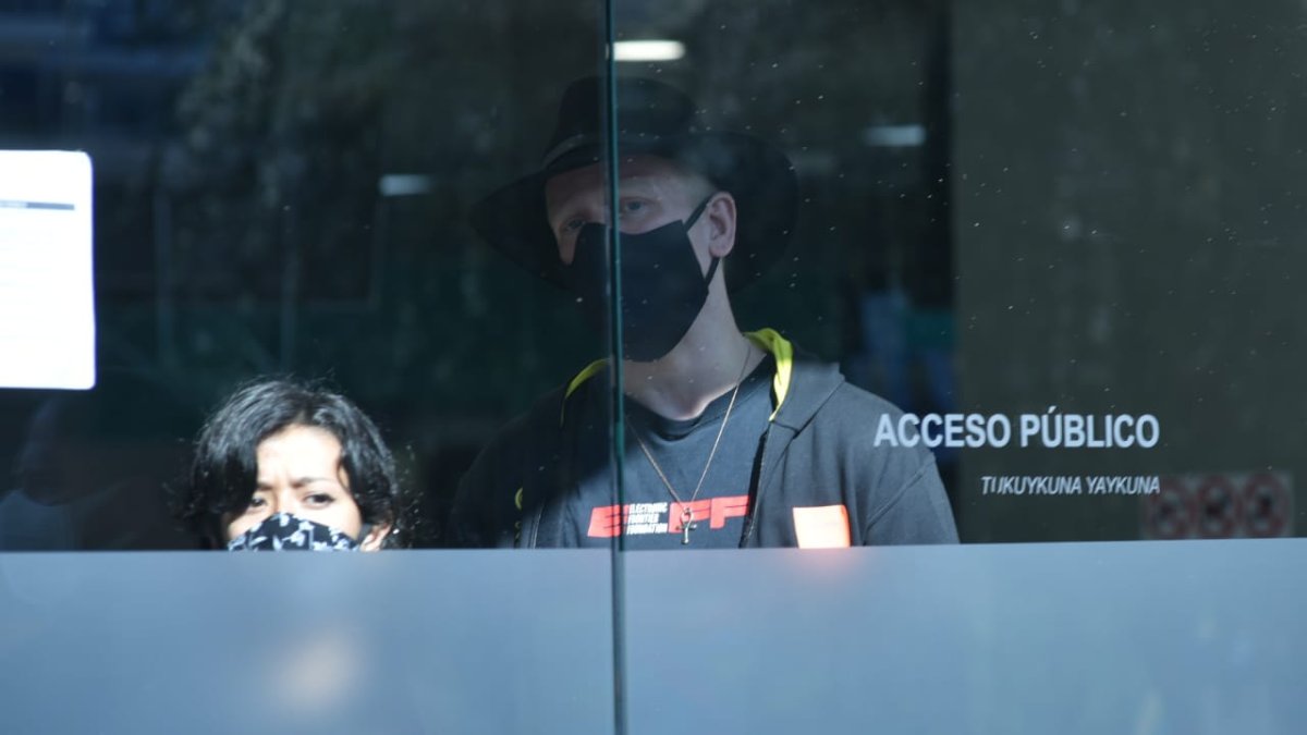 Diligencia. A las 09:30 se reinstaló la audiencia preparatoria de juicio para el informático sueco Ola Bini.