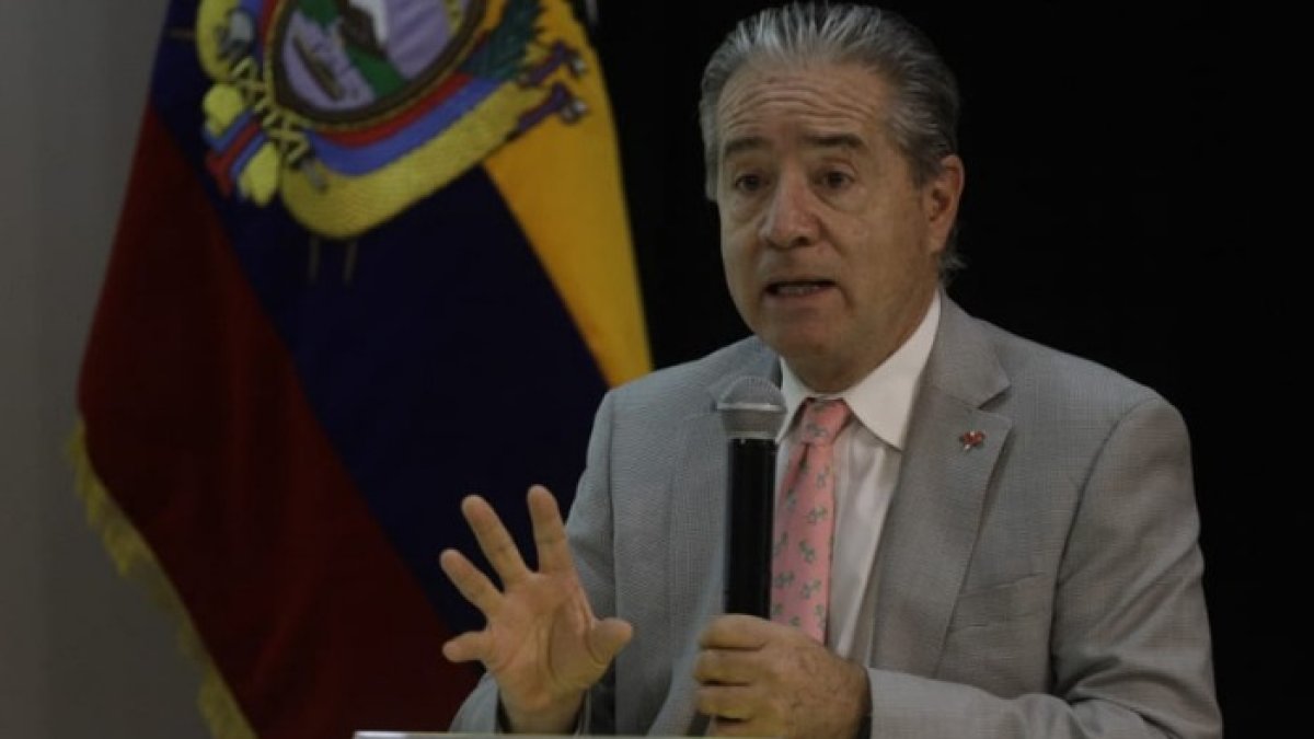 Juan Carlos Zevallos, ministro de Salud, dio detalles del proceso de vacunación contra el coronavirus en Ecuador.
