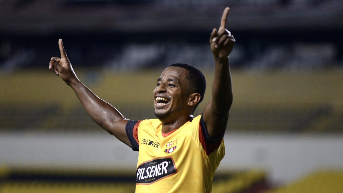 Barcelona se afianza a la final tras vencer a Mushuc Runa.