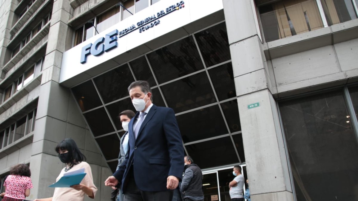 El abogado Patricio Cadena asegura que no hay una pugna de poderes entre el CNE y el Contencioso Electoral.