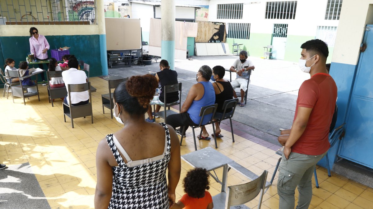 El Ministerio de Educación autorizó el retorno a las aulas de clase.