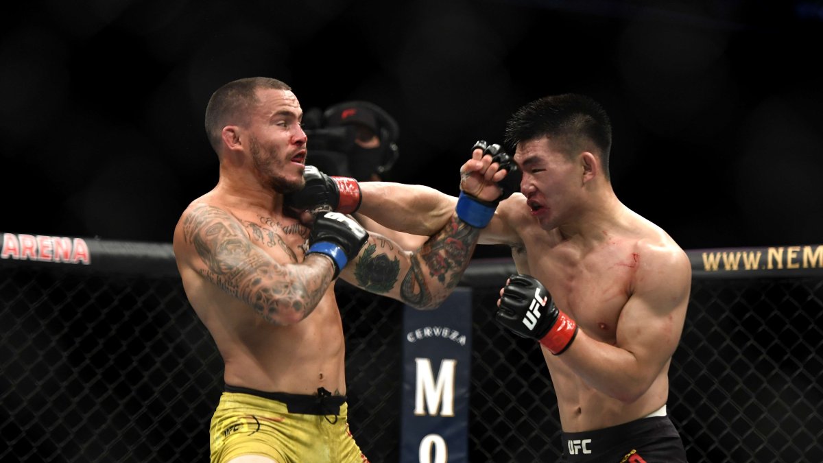 Marlon Vera (i) espera cerrar este año con otra victoria.