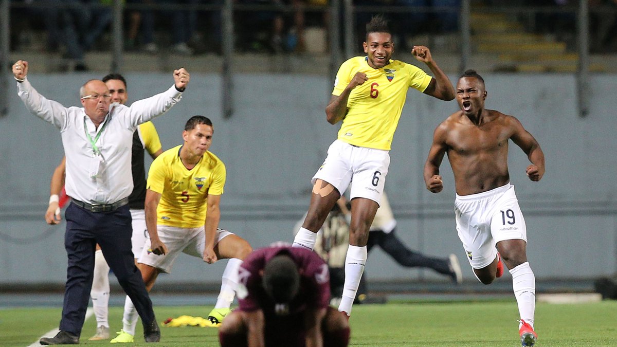 Segura (d) fue el autor de uno de los goles más destacados de la selección ecuatoriana SUb-20 durante el Mundial de la categoría en Polonia.