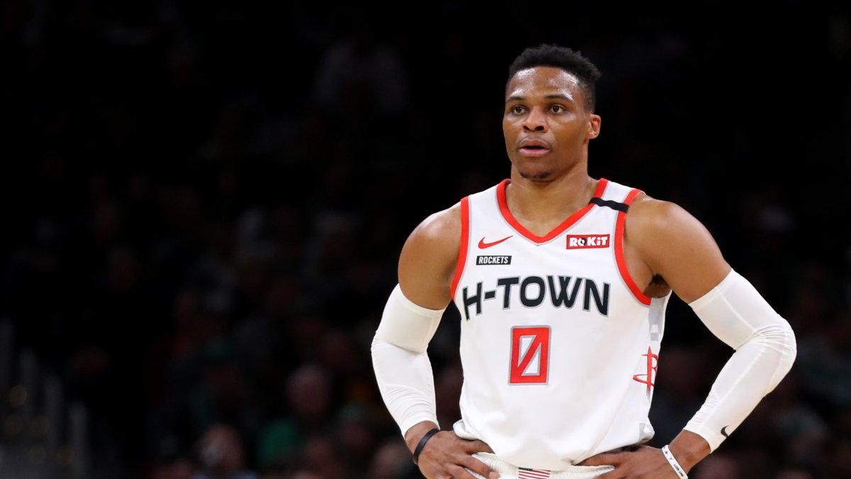 Russell Westbrook dio el salto de los Rockts a los Wizards y empezó