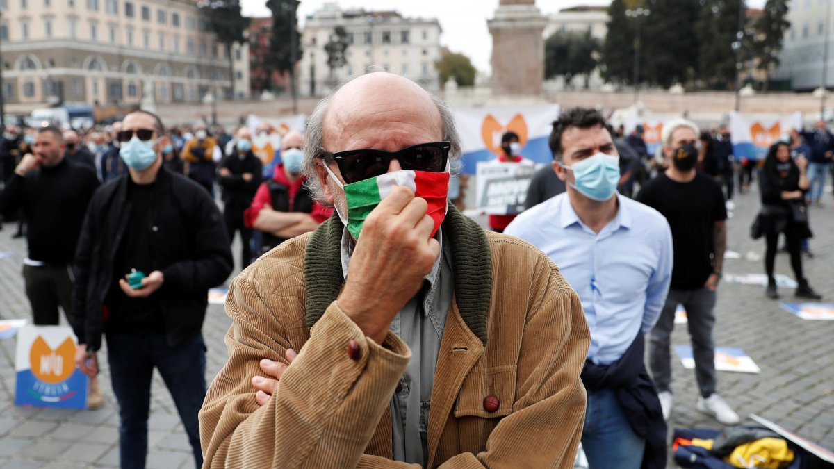 Las personas que hayan estado en Reino Unido y se encuentren ya en Italia deberán someterse a una prueba de coronavirus.