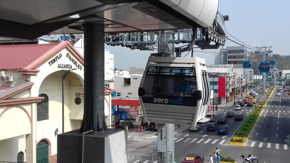 Trasladarse de Durán a Guayaquil en bus tardaba un poco más de 45 minutos. Con la Aerovía, el tiempo se reduce entre 15 y 17 minutos.