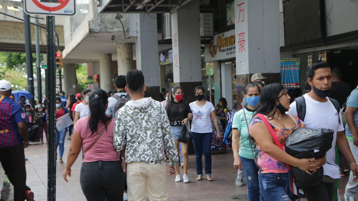 El Gobierno anunció nuevas medidas ante nueva cepa de covid y las aglomeraciones por las festividades navideñas.