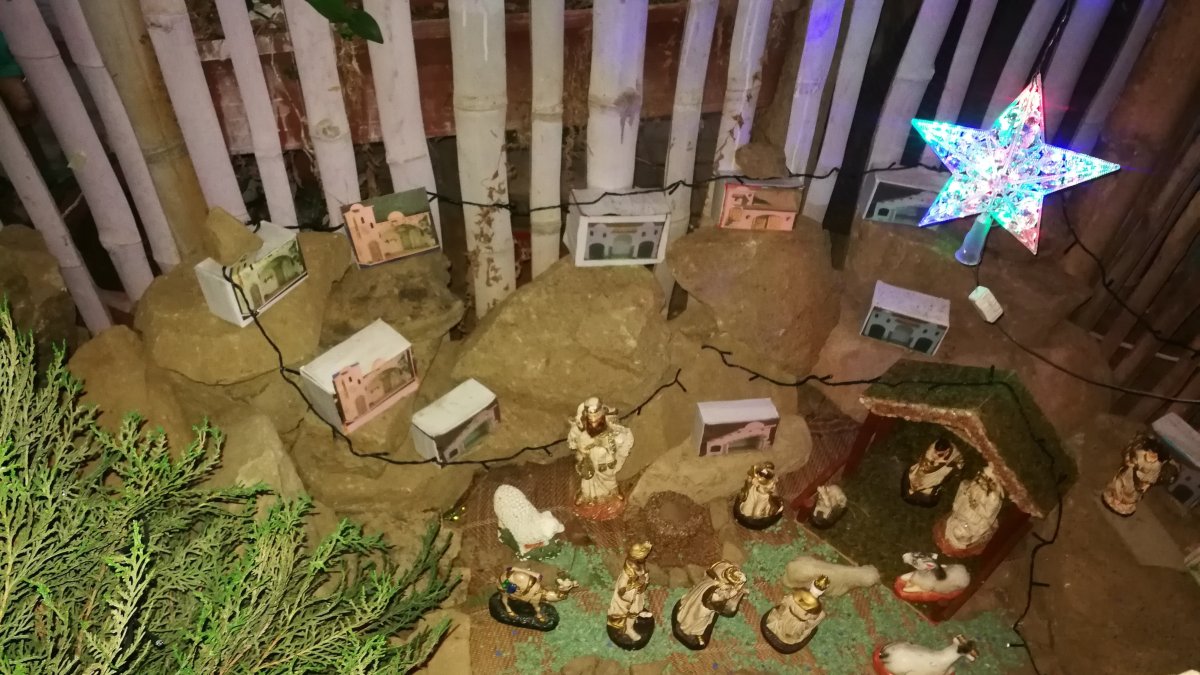.Pesebres. Allí realizan la novena del Niño Jesús.