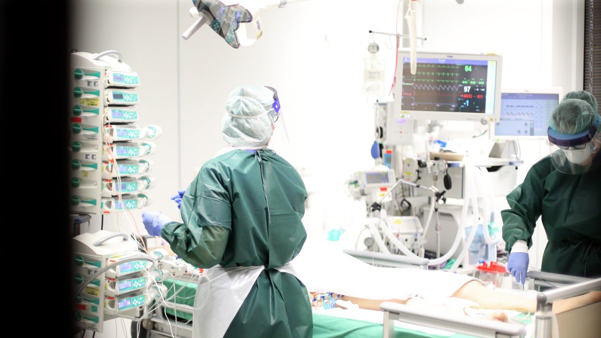 Hasta ahora, el Reino Unido ha identificado dos casos de esa nueva cepa en su territorio