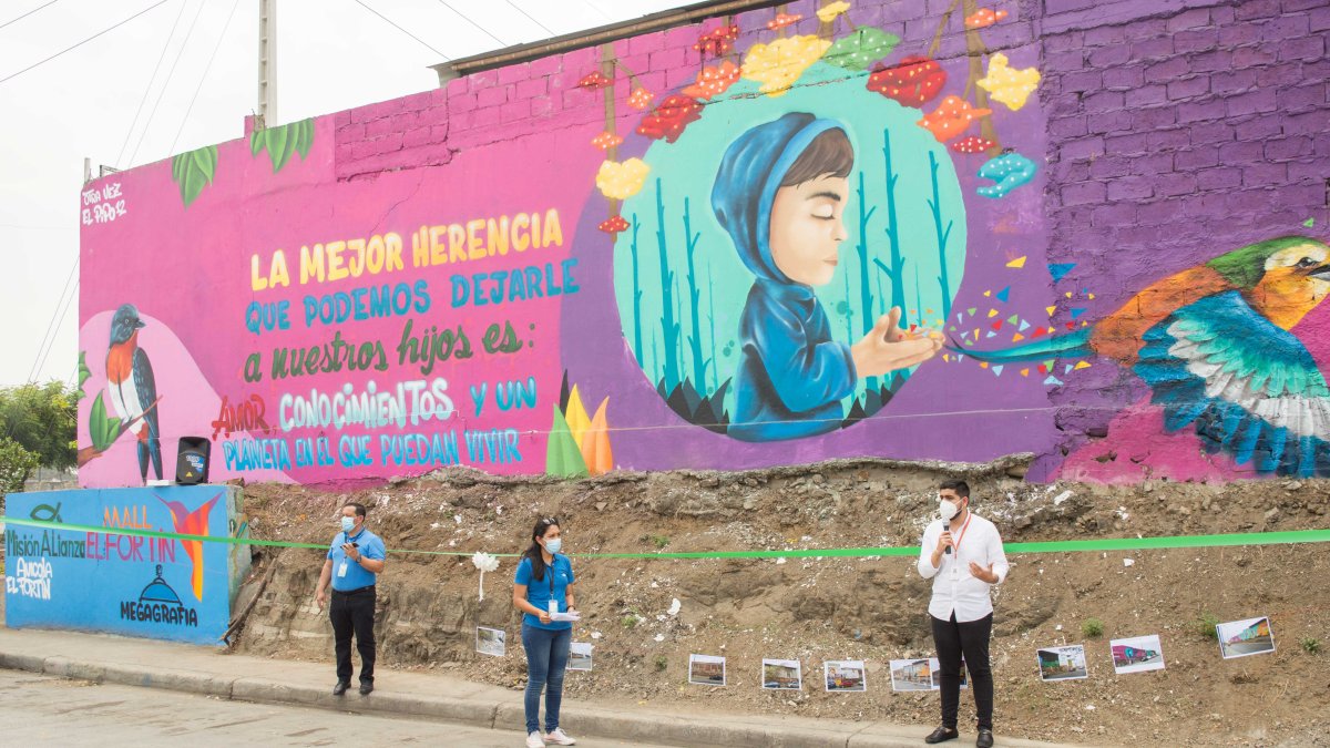 El lienzo. Lo pintaron en 10 días y fue inaugurado el martes.