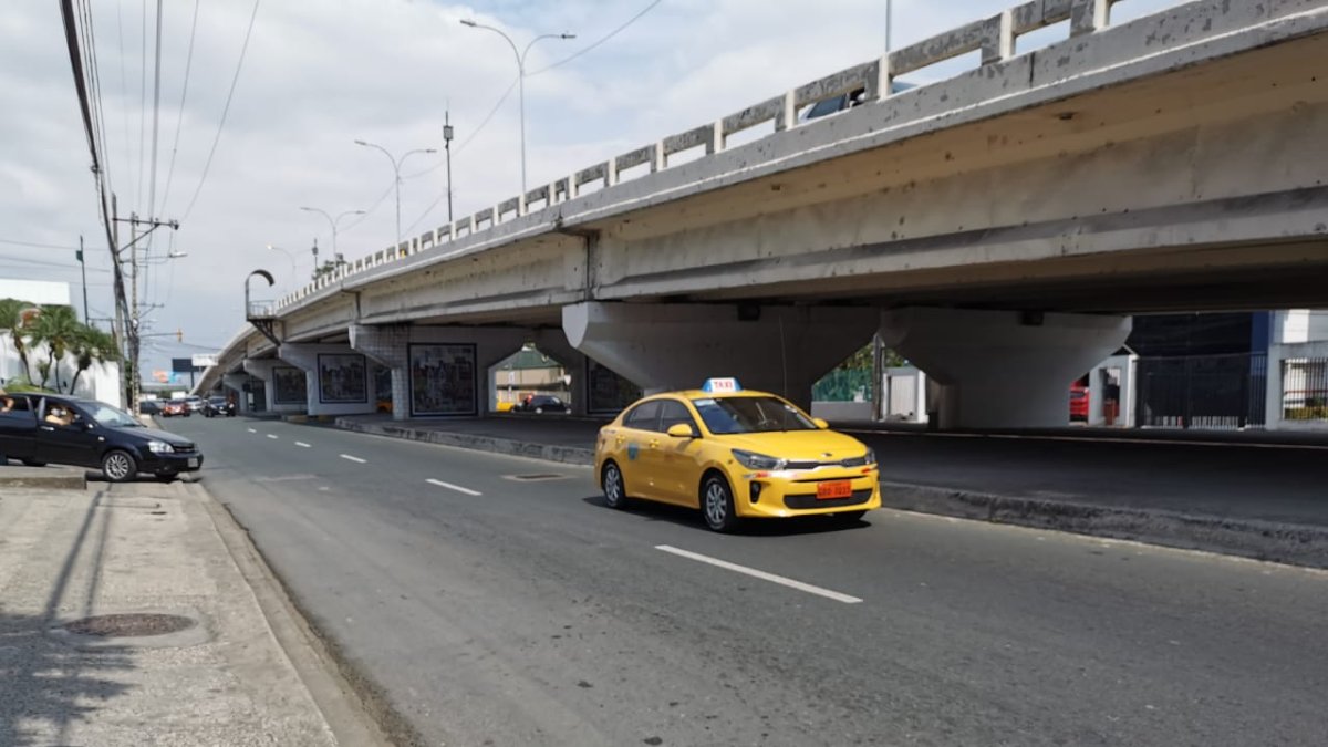 Taxis pierden carreras por las medidas de restricción recientes.